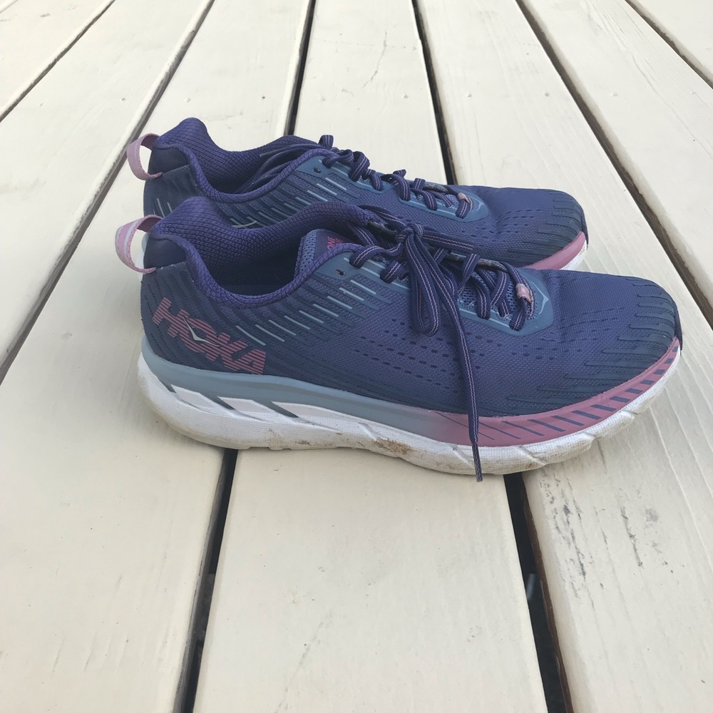 Women’s Hoka Clifton 9.5 shoes